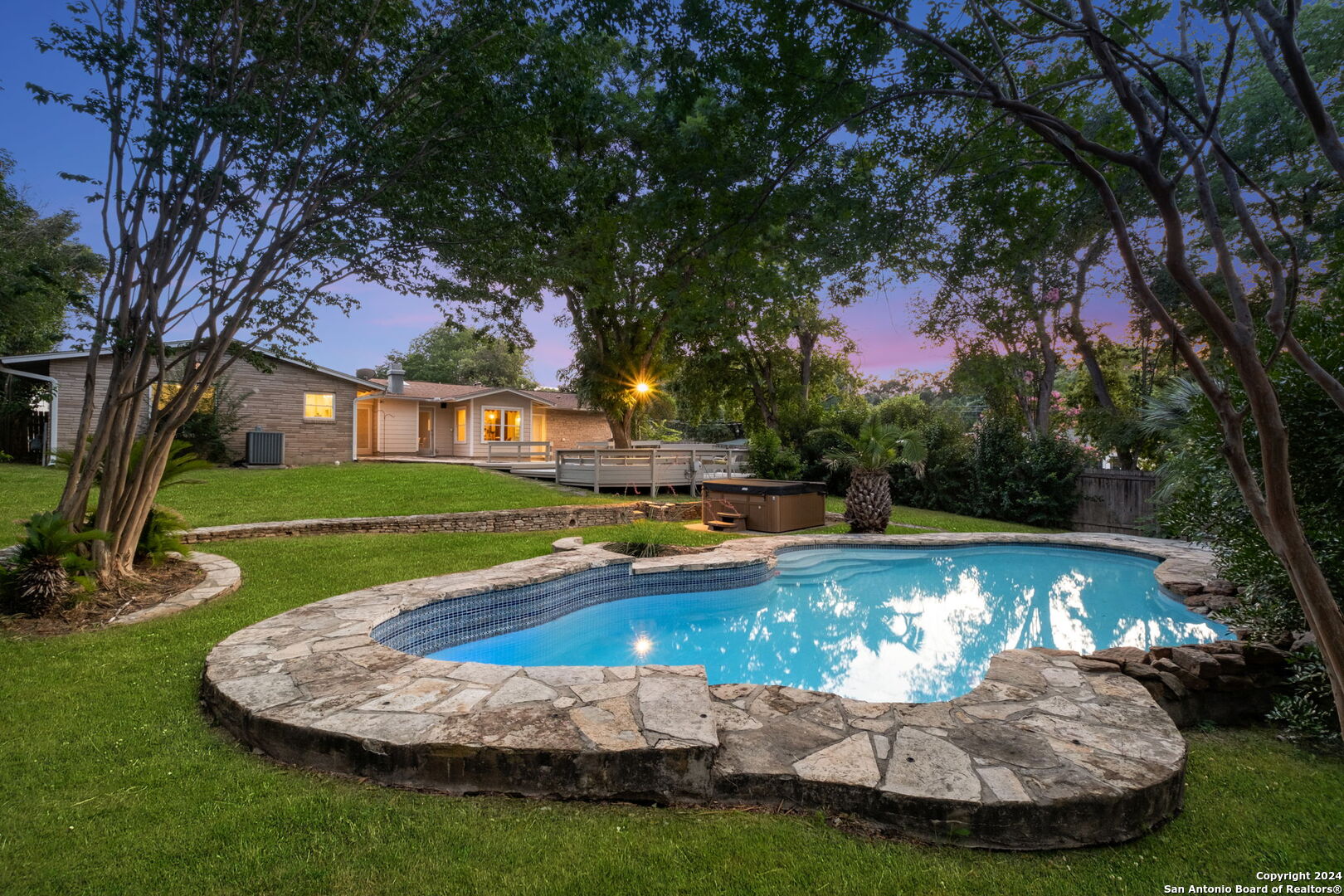 3203 ALBIN DR