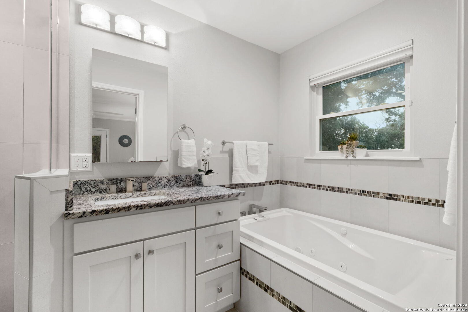 3203 ALBIN DR
