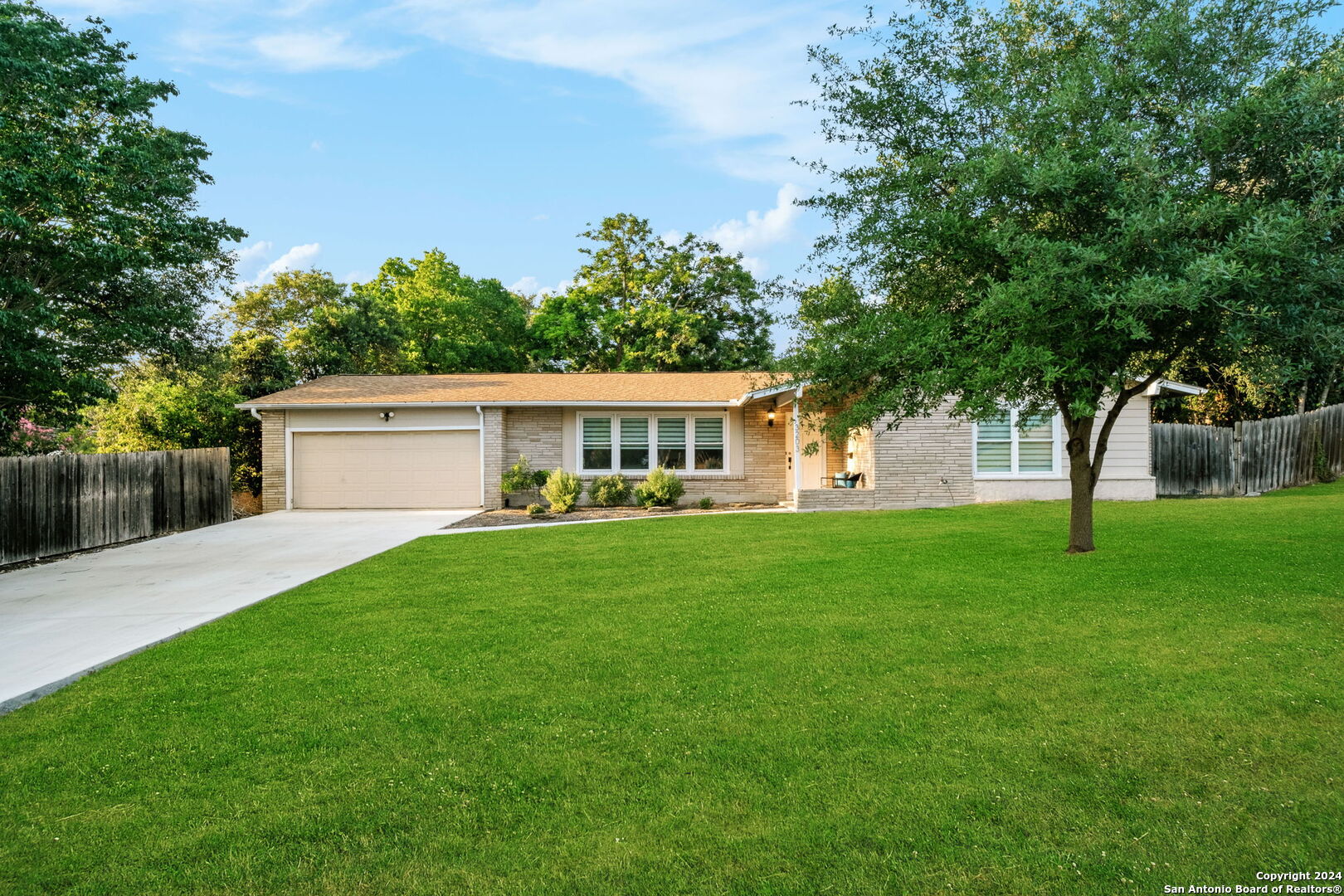 3203 ALBIN DR