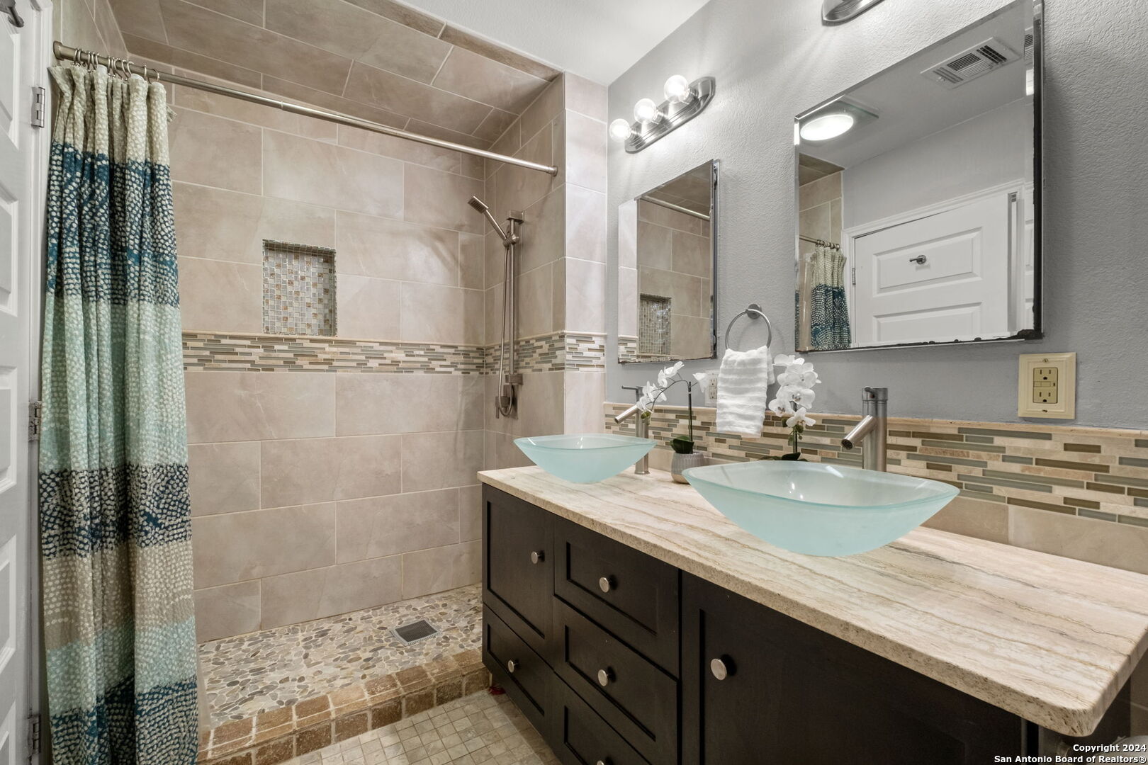 3203 ALBIN DR