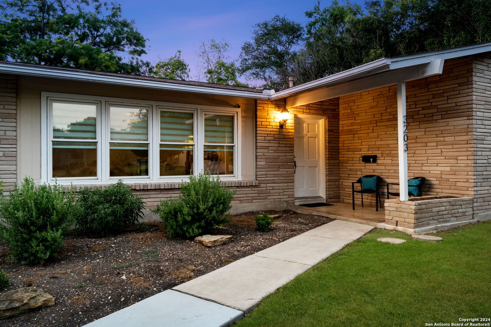 3203 ALBIN DR