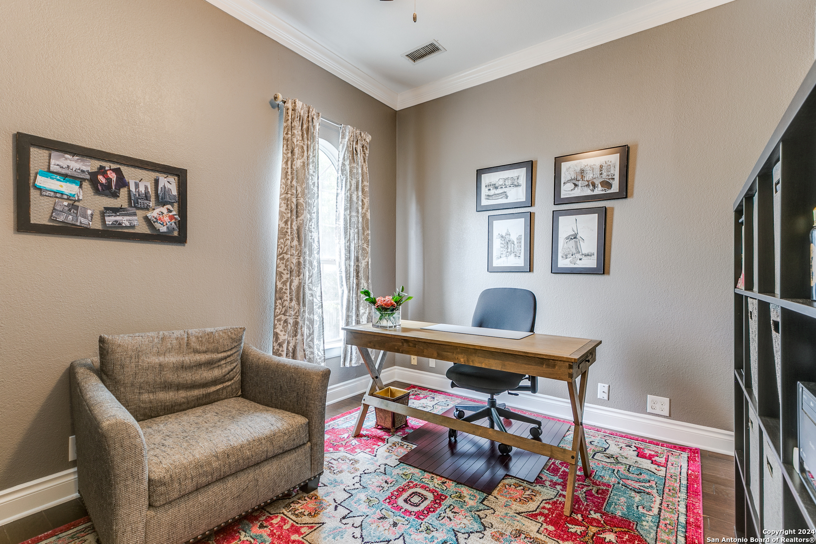120 W MAGNOLIA AVE
