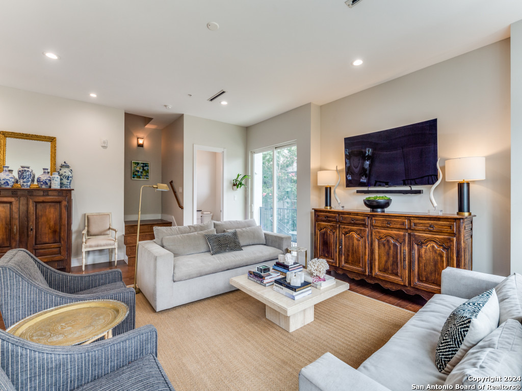 127 Marcia Pl 1