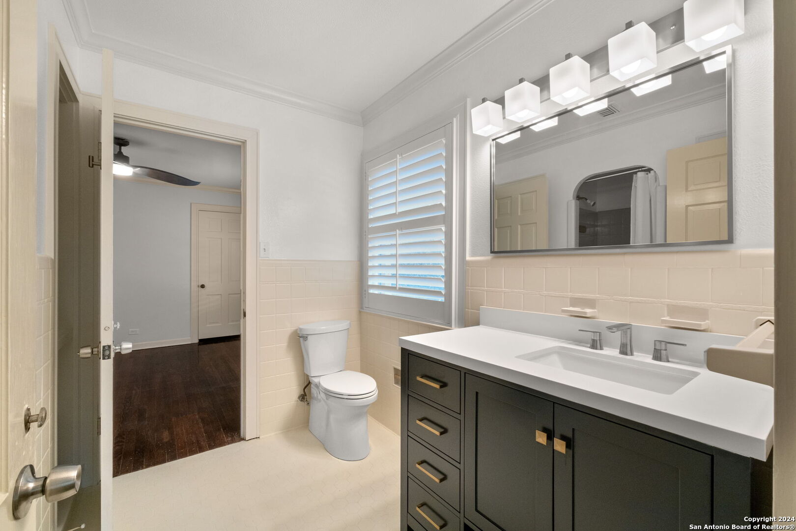 134 E Hermosa Dr