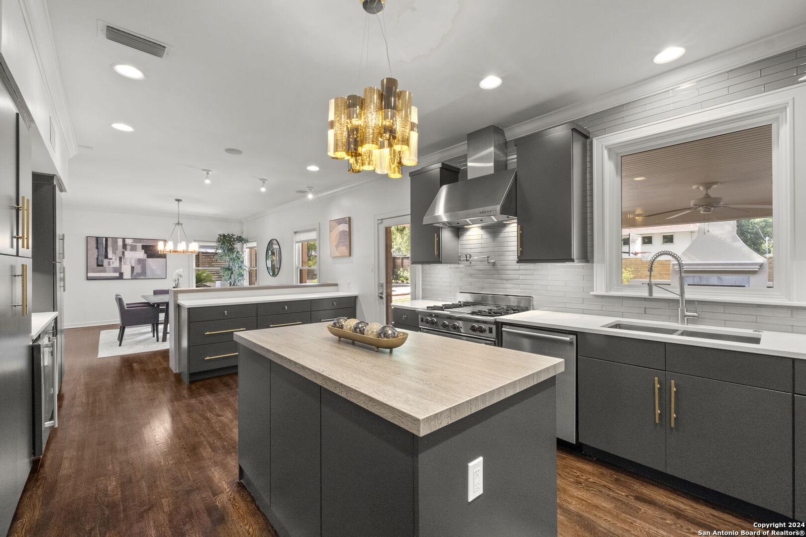 134 E Hermosa Dr