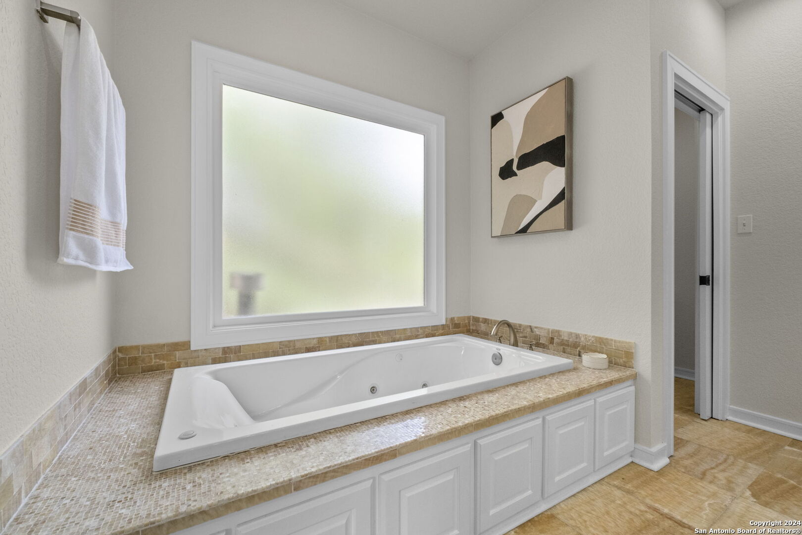 134 E Hermosa Dr
