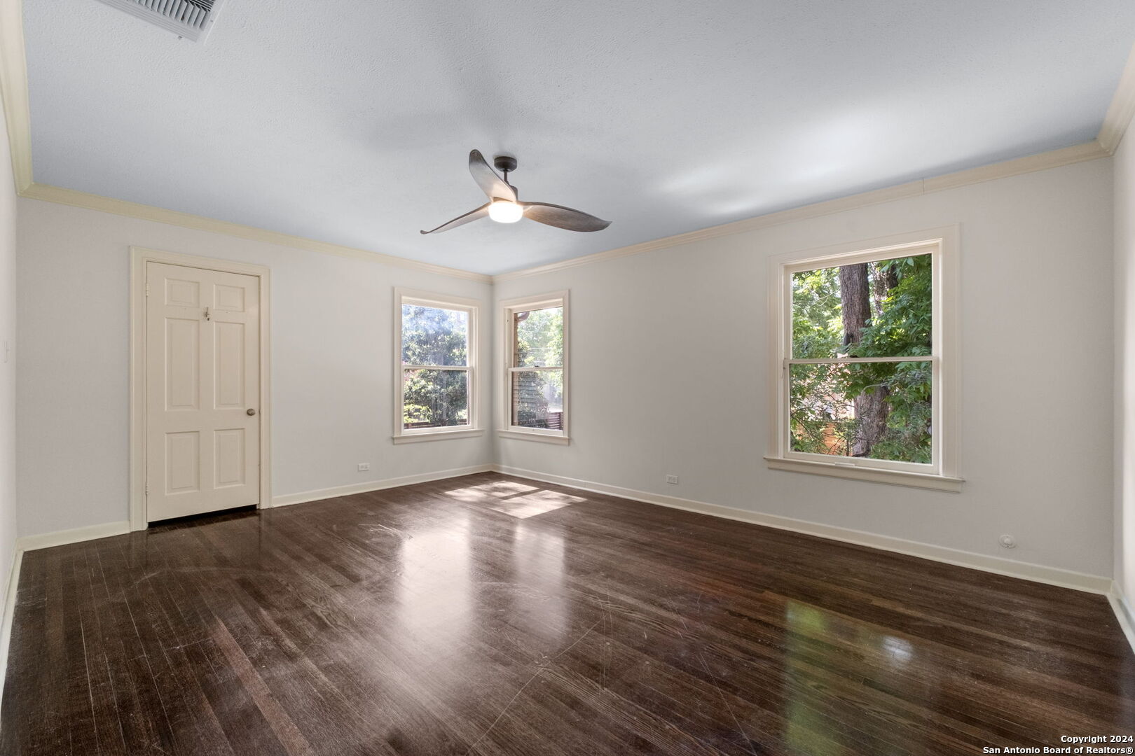 134 E Hermosa Dr