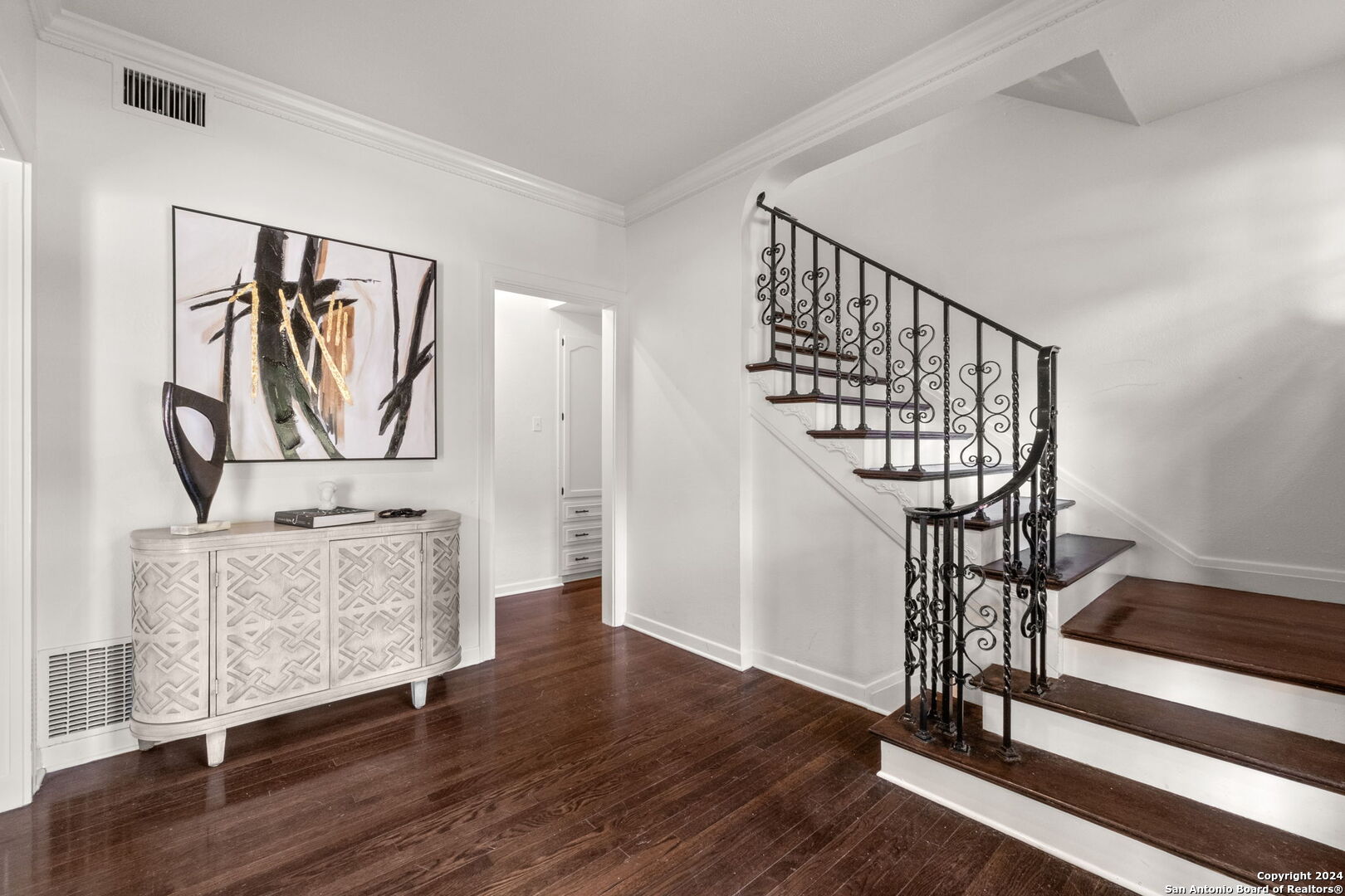 134 E Hermosa Dr