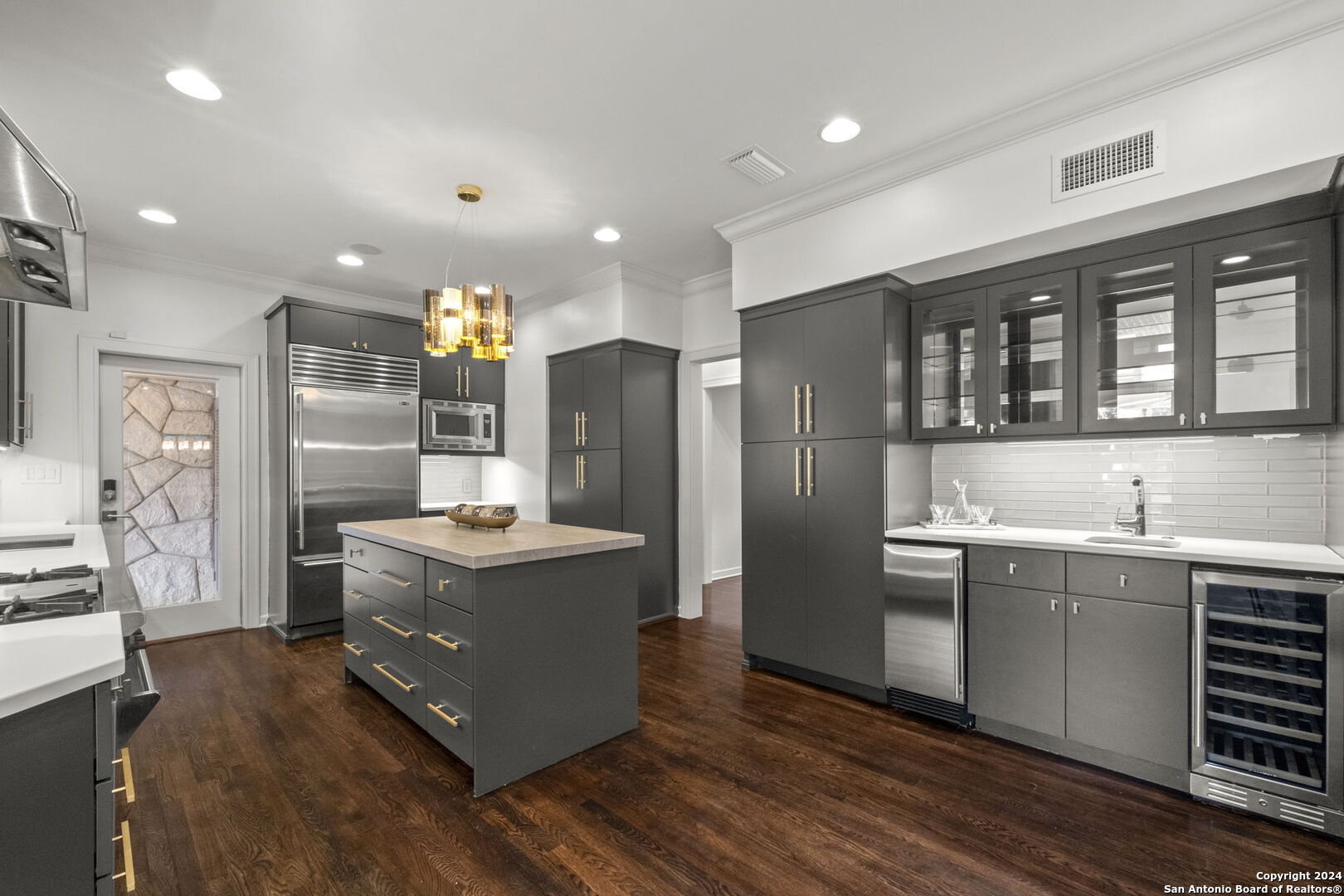 134 E Hermosa Dr