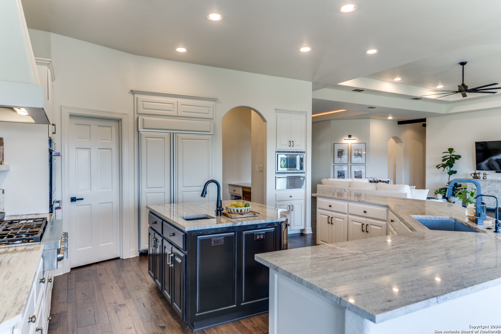 363 Grayhawk