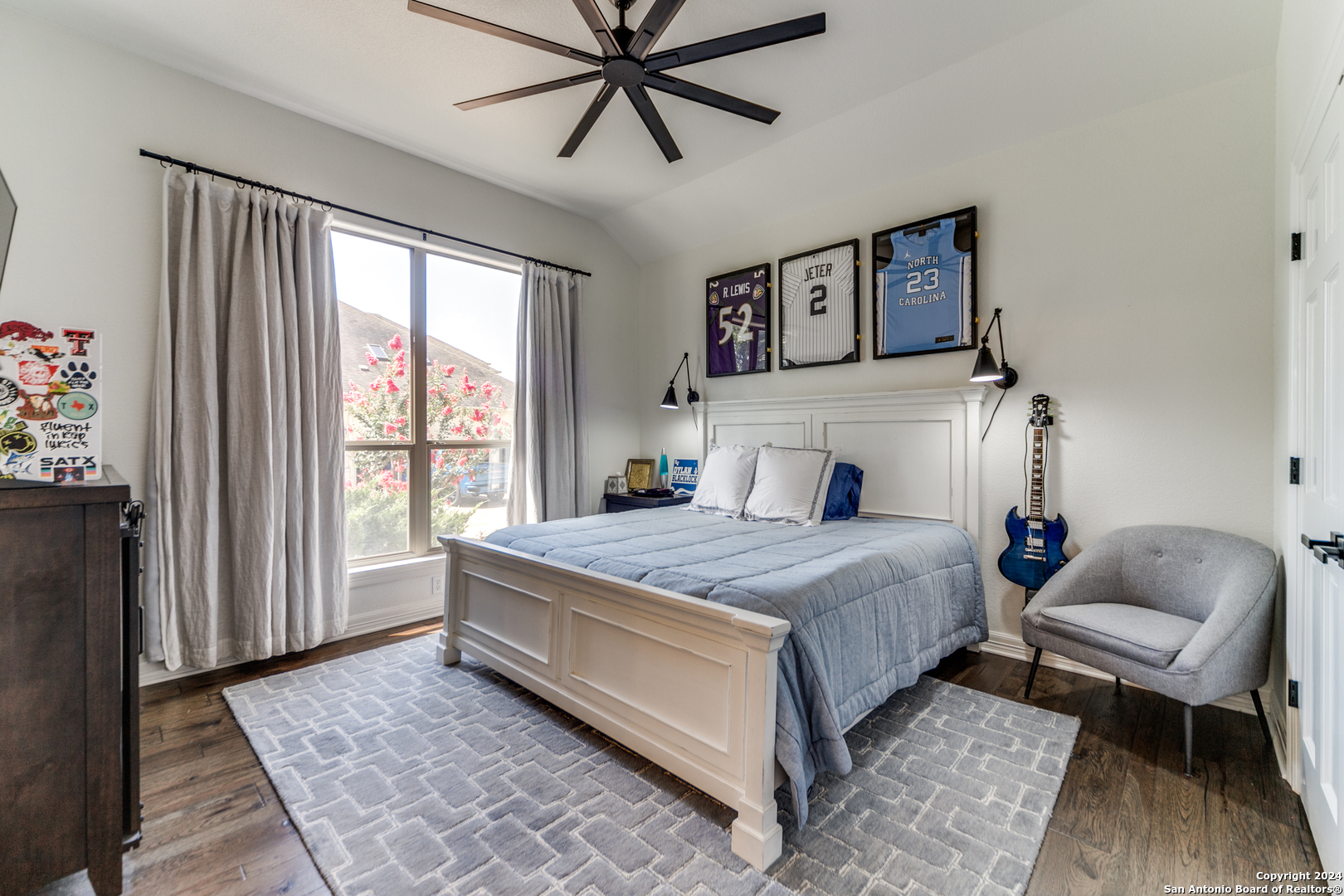 363 Grayhawk