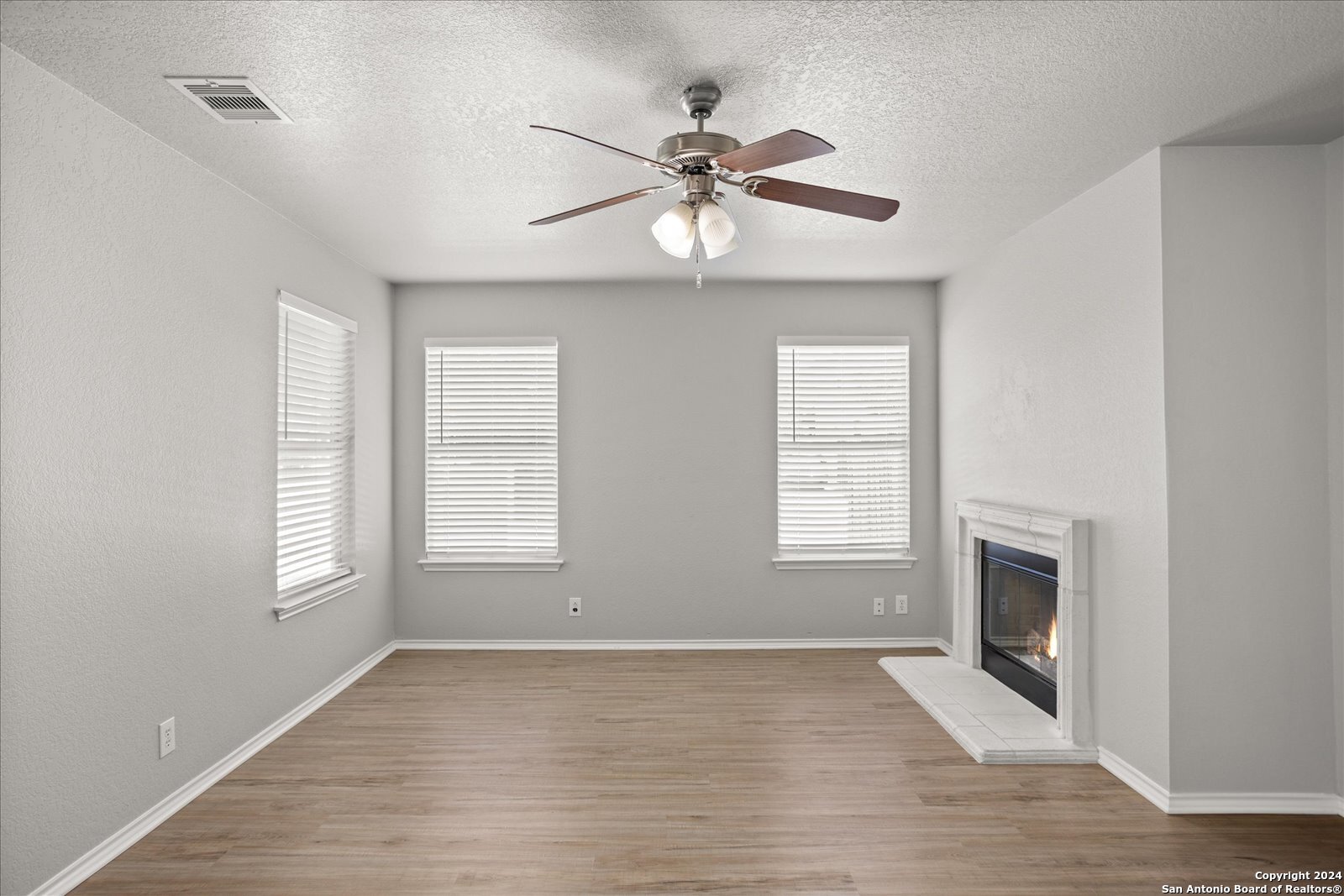 306 Hampton Cv