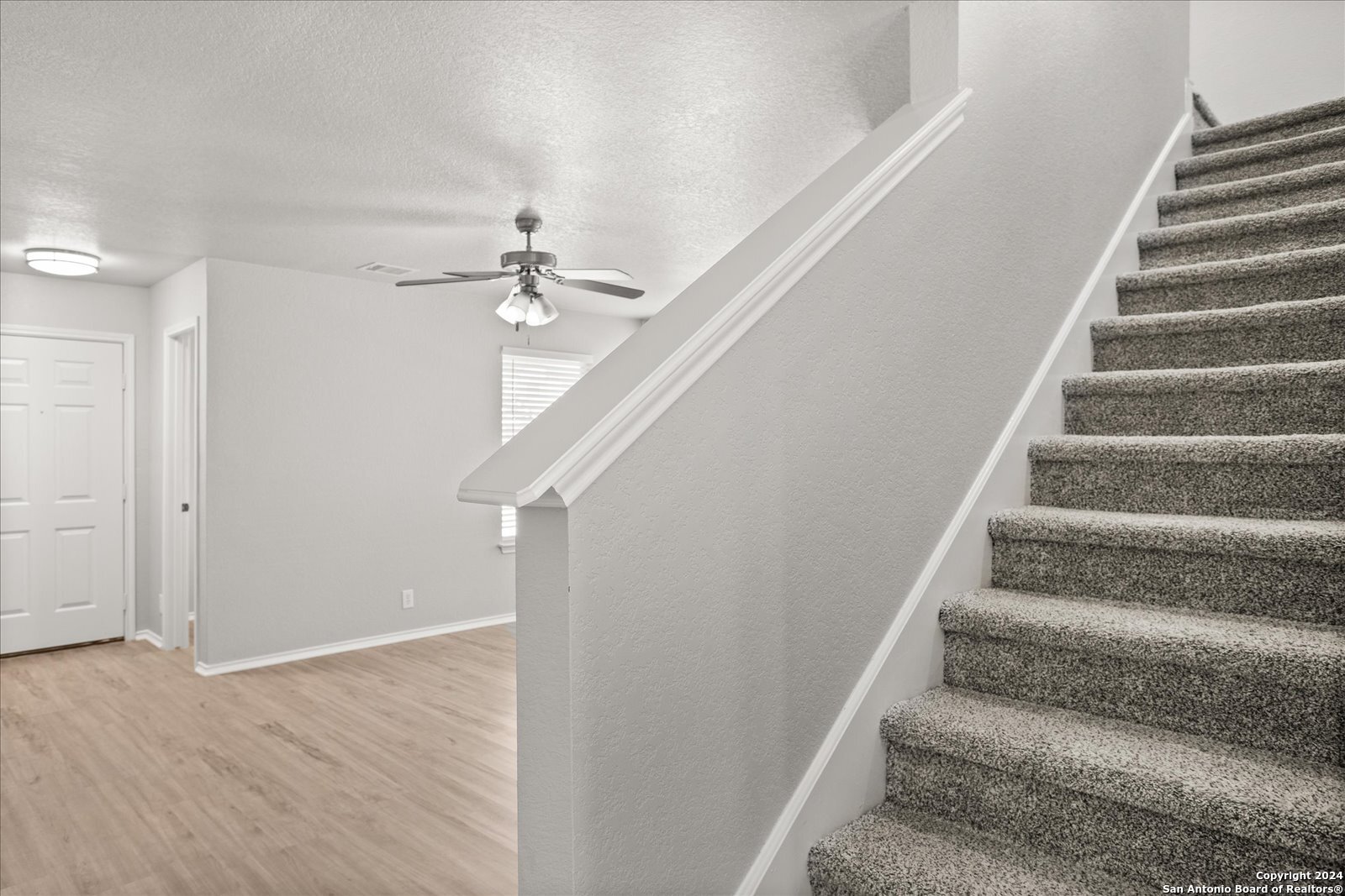 306 Hampton Cv