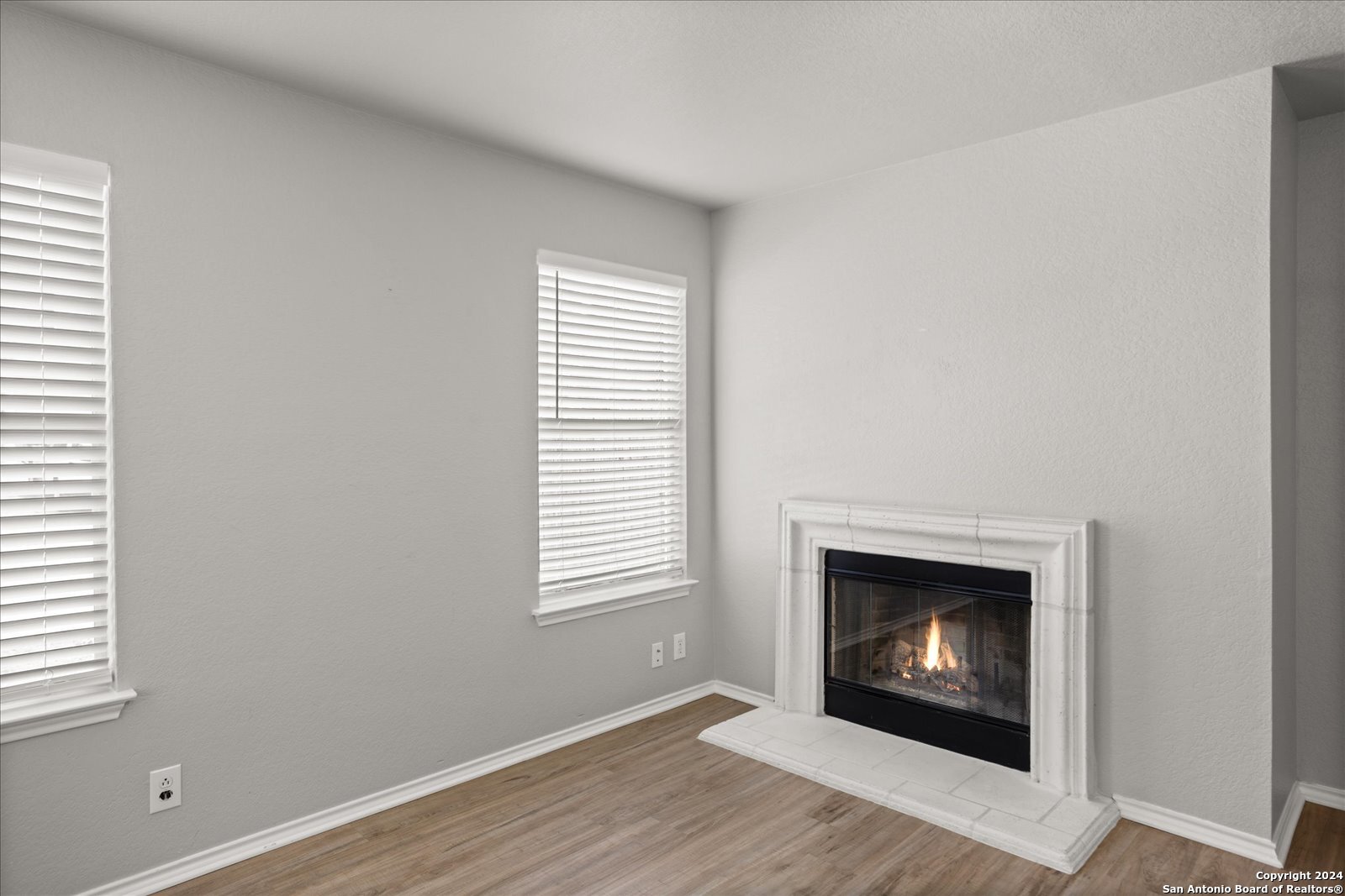 306 Hampton Cv