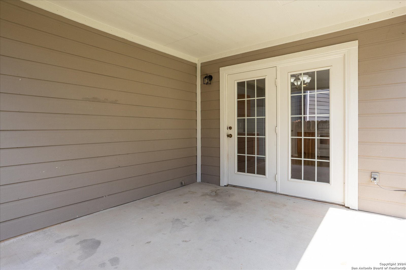 306 Hampton Cv