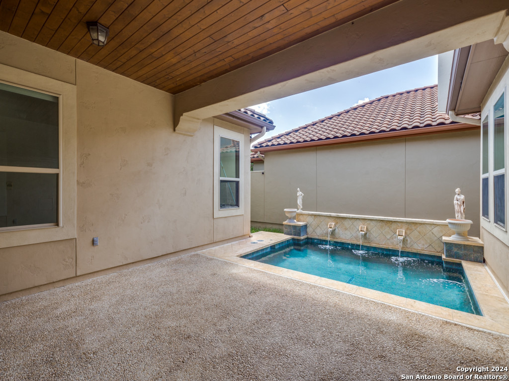 19526 BROOKE PLACE
