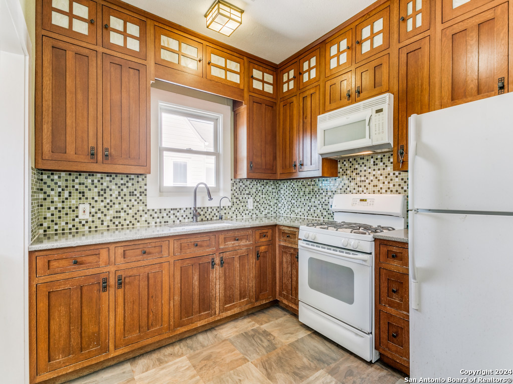 342 E CRAIG PL