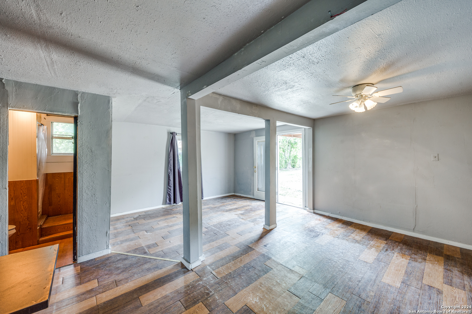 1051 KIRK PL