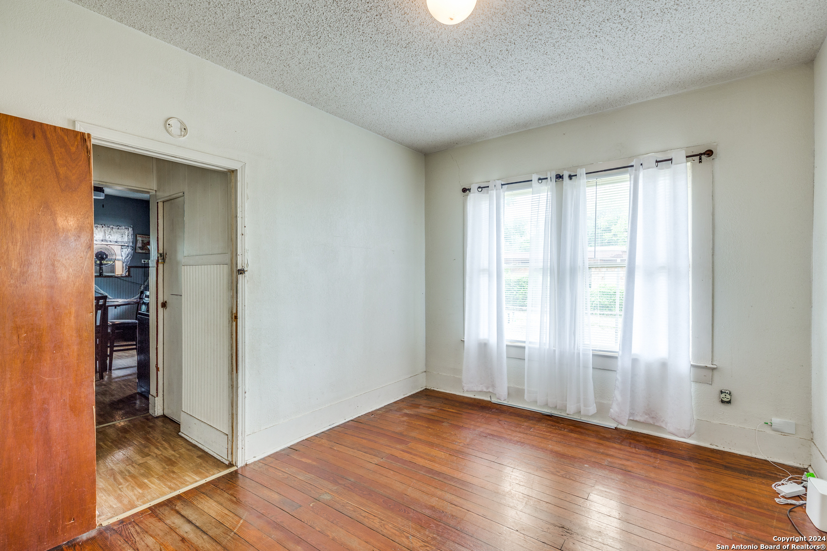 1051 KIRK PL