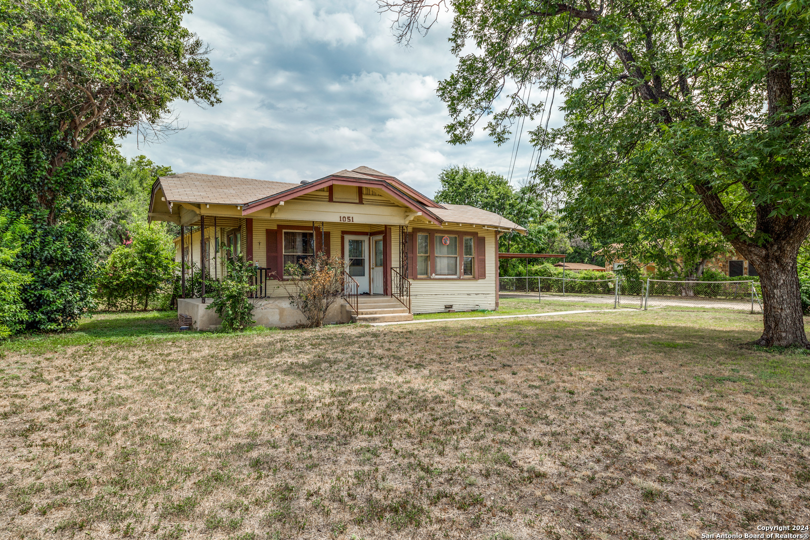 1051 KIRK PL