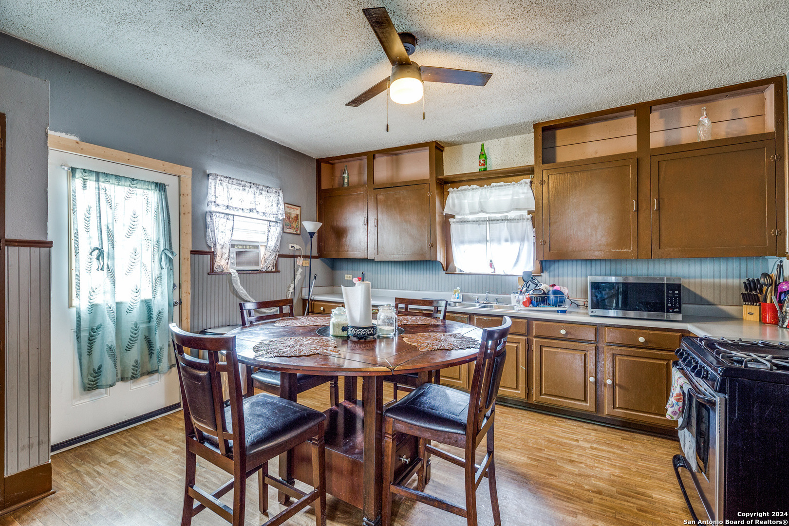 1051 KIRK PL