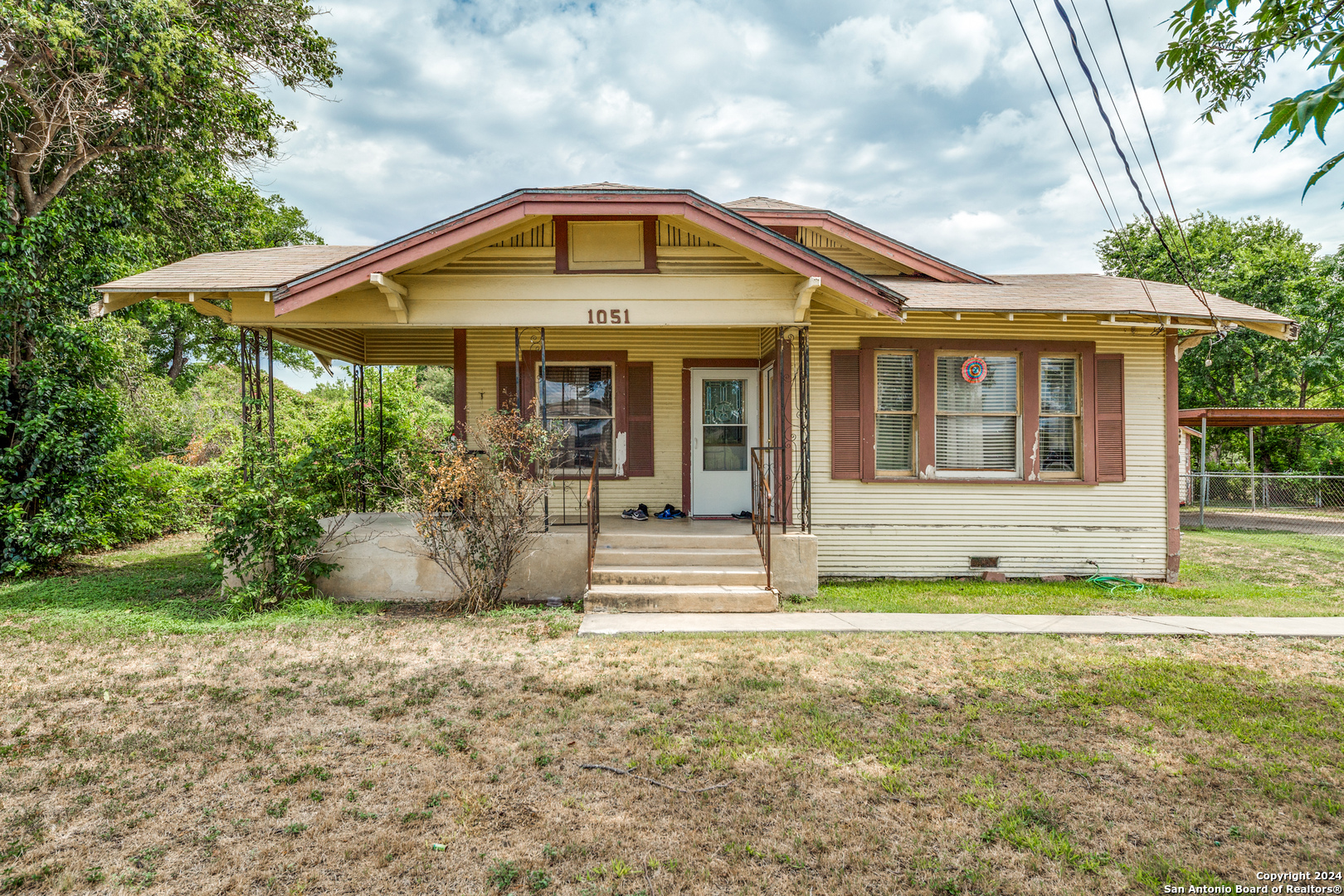 1051 KIRK PL