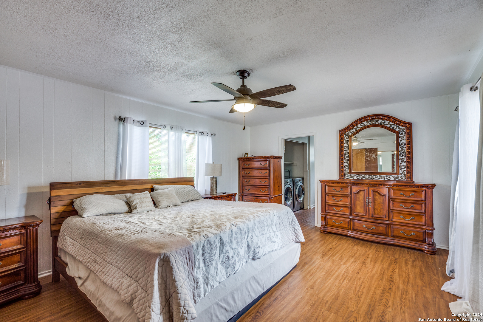 1051 KIRK PL