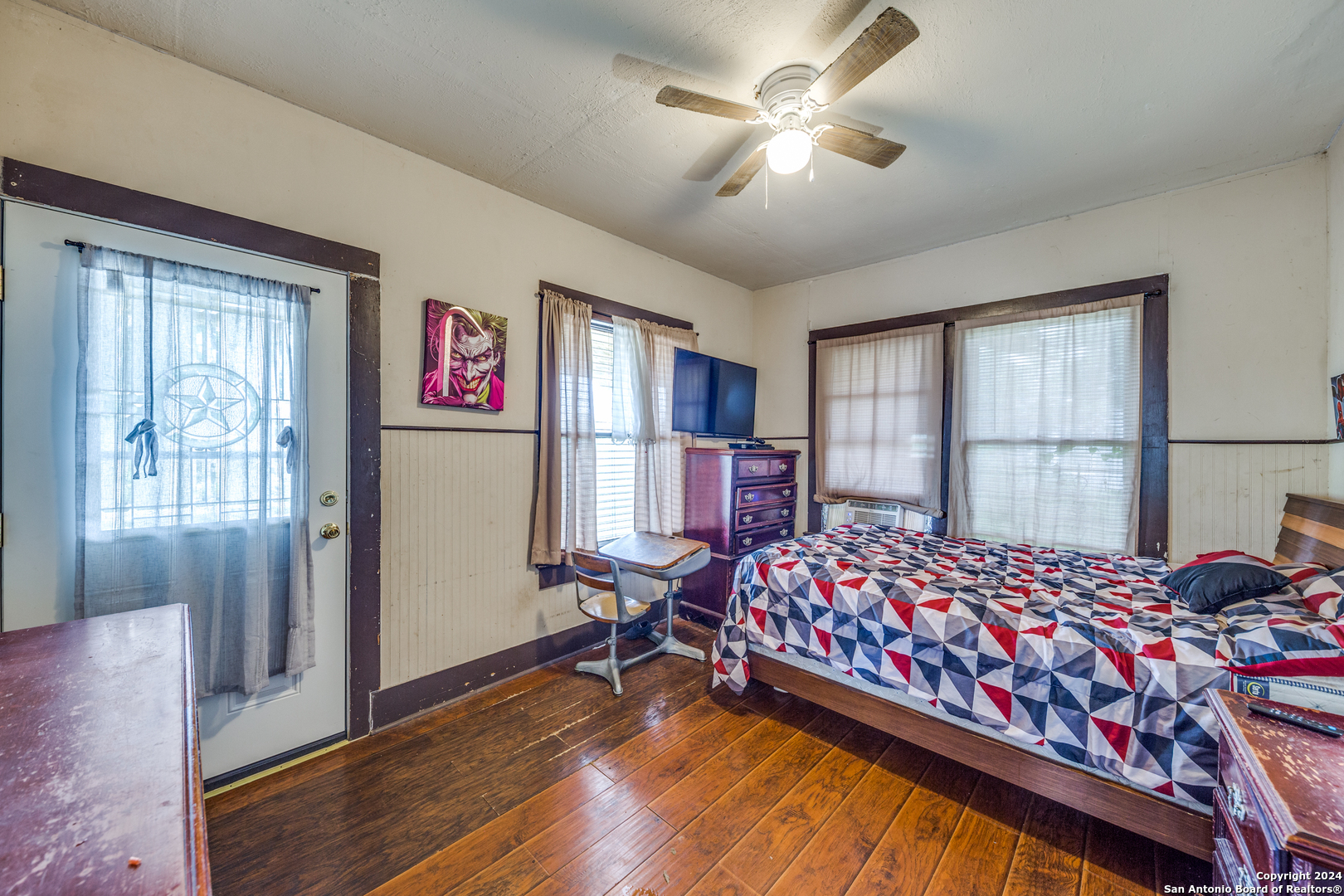 1051 KIRK PL
