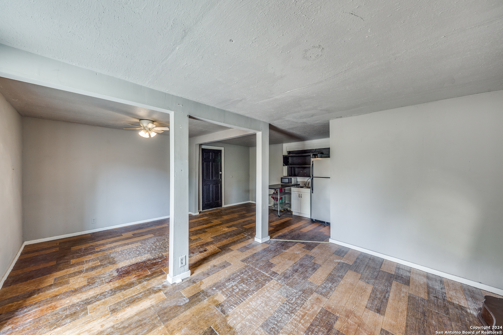 1051 KIRK PL