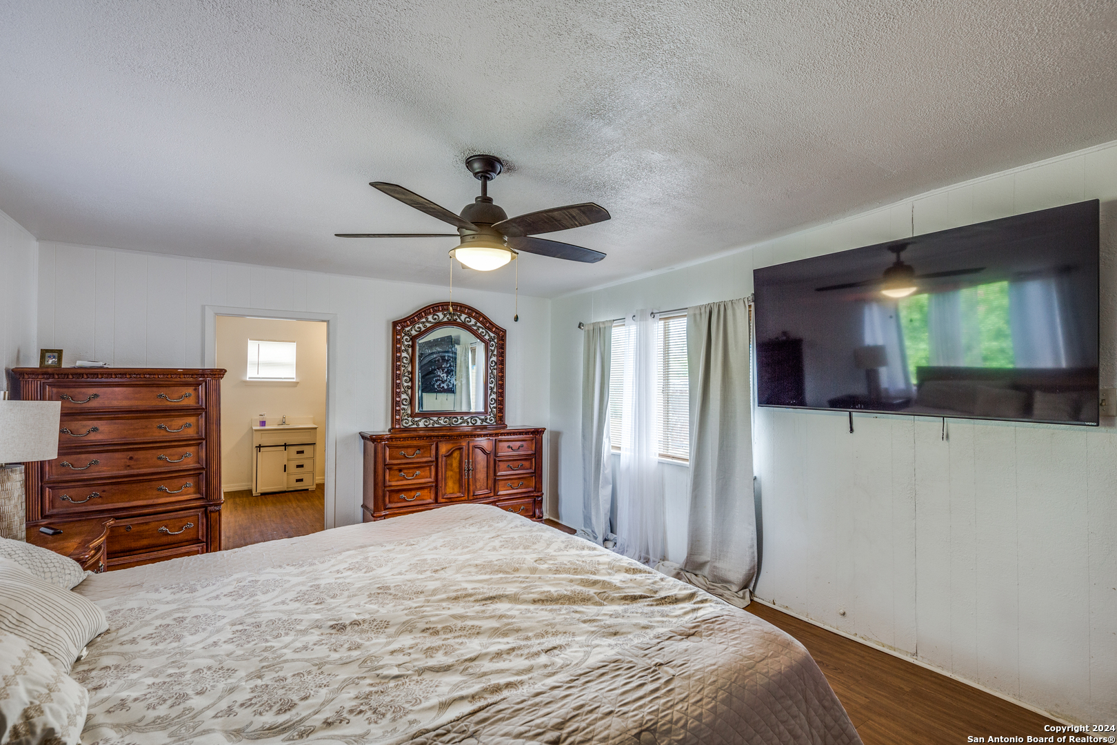 1051 KIRK PL