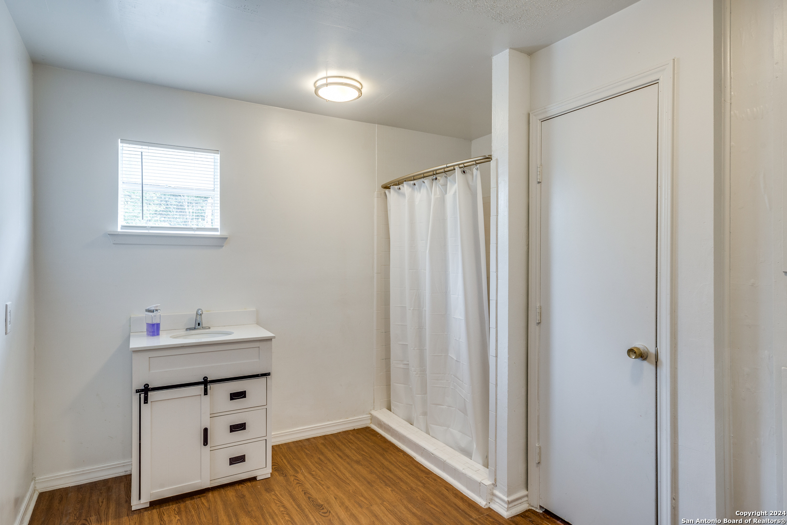 1051 KIRK PL