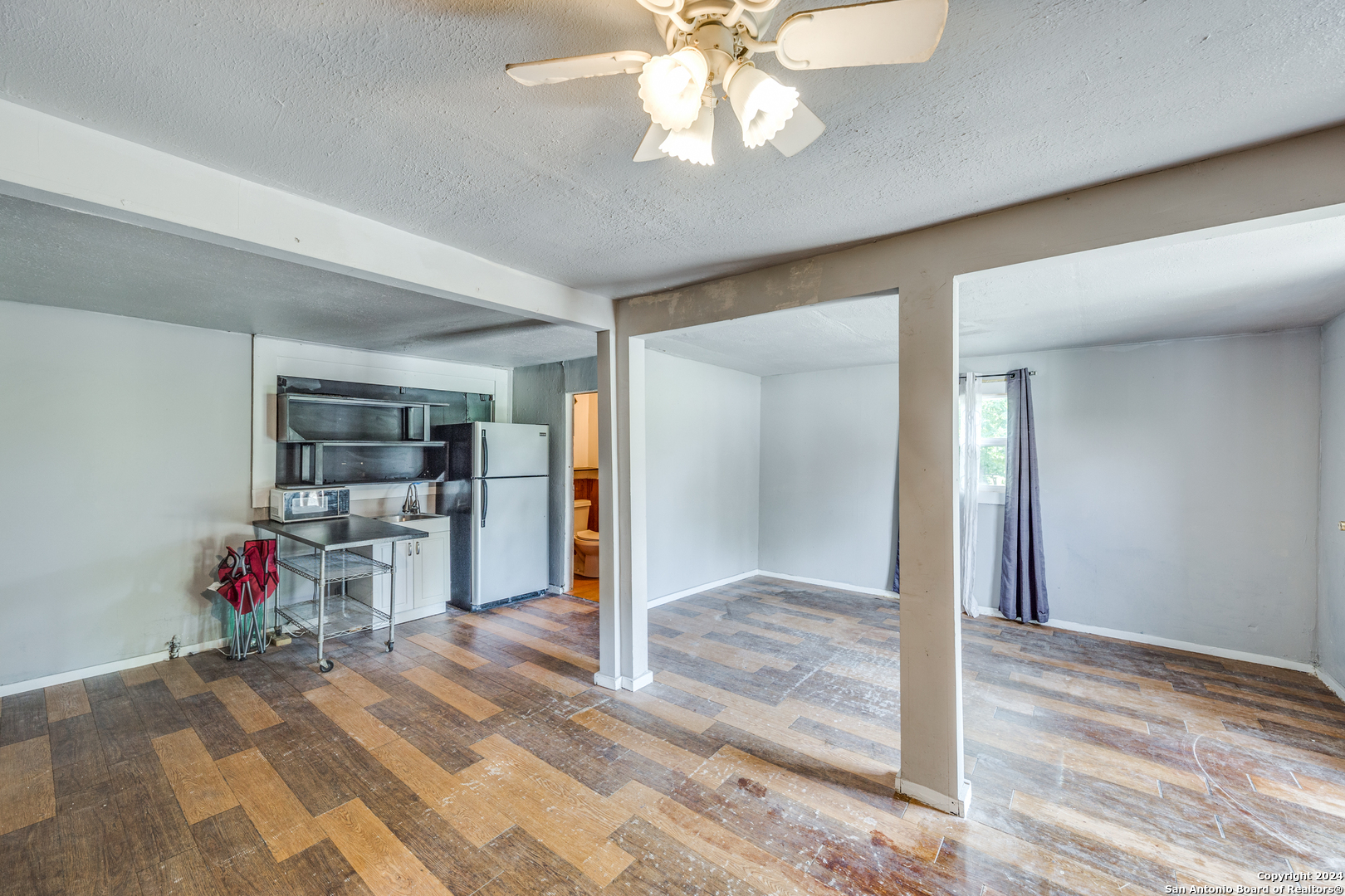 1051 KIRK PL