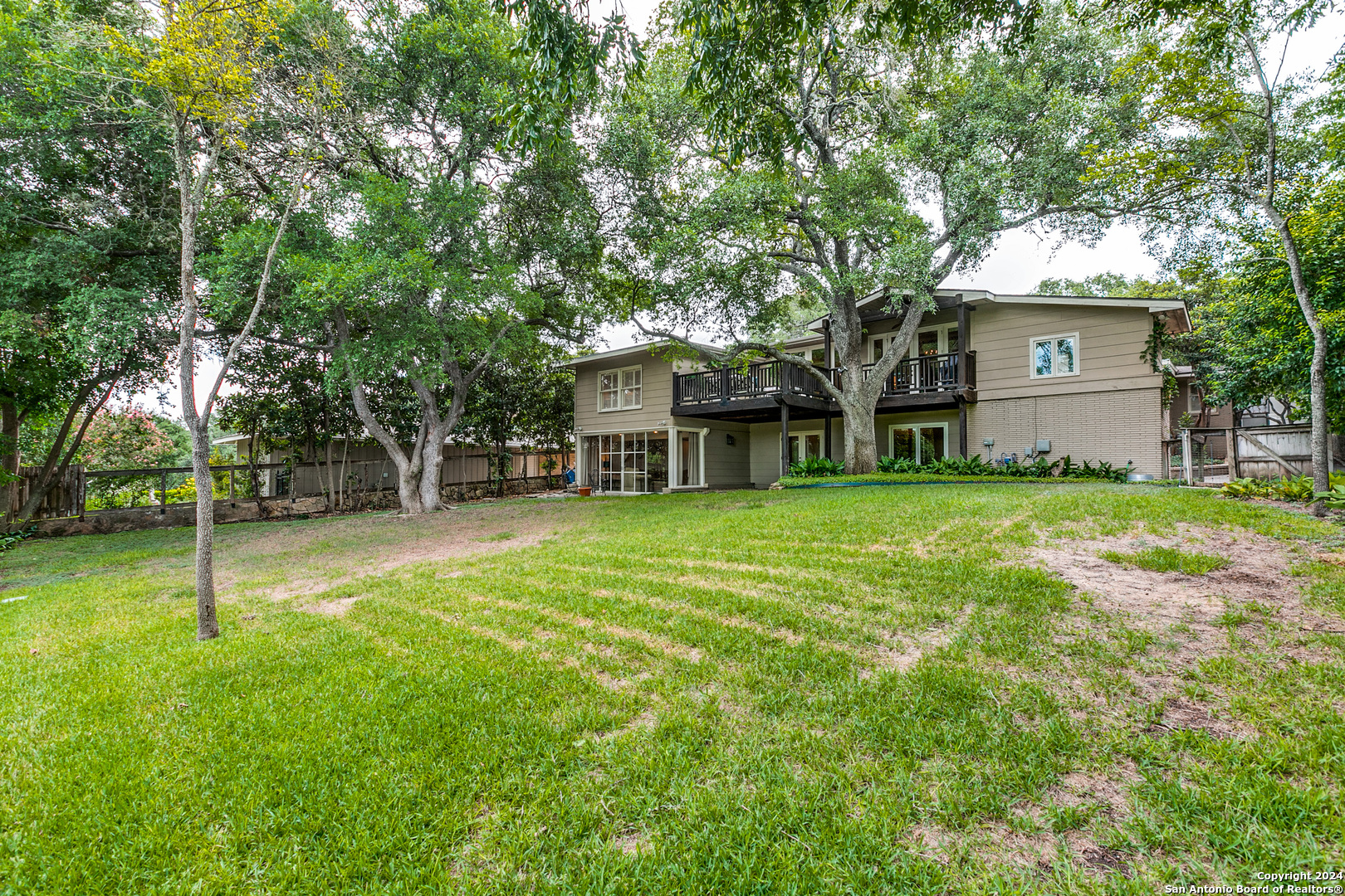 615 RIDGEMONT AVE