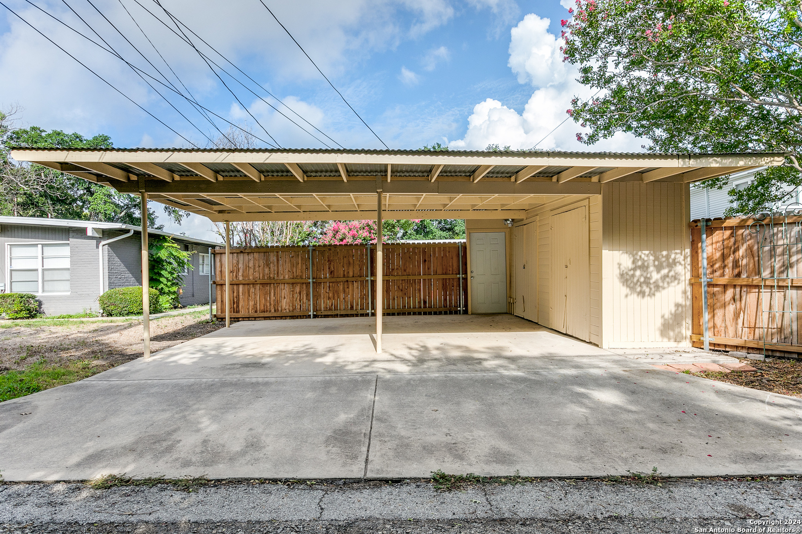 246 EMPORIA BLVD