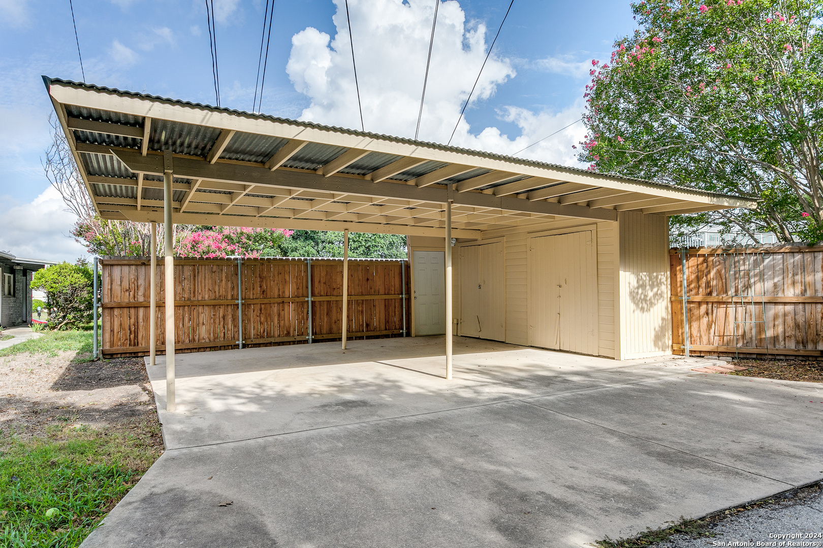 246 EMPORIA BLVD