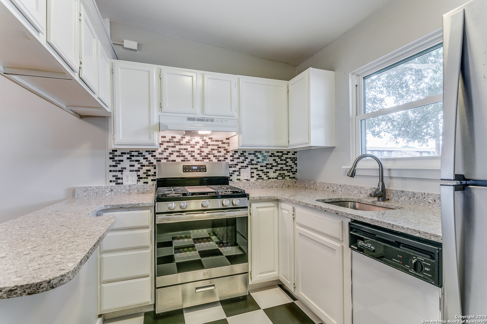 246 EMPORIA BLVD