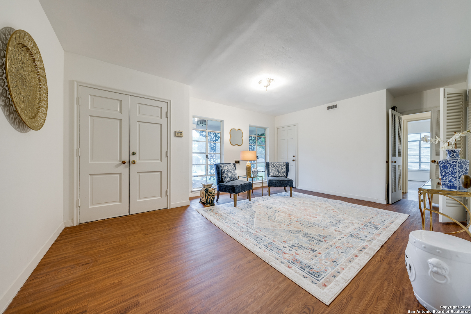 206 OAKLEAF DR