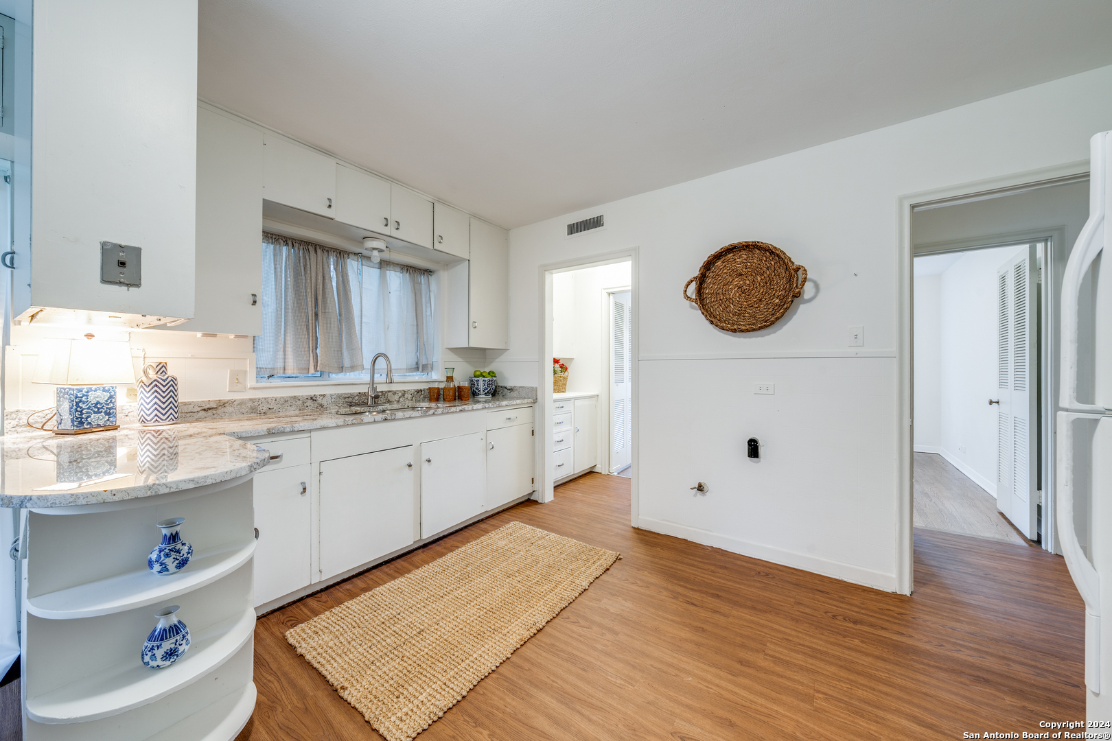 206 OAKLEAF DR