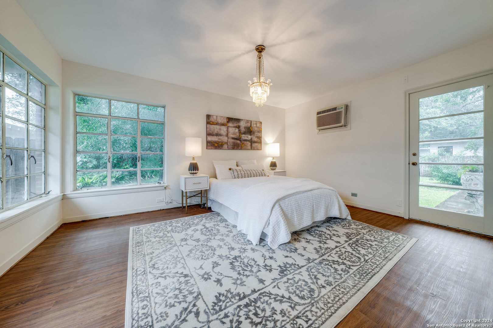 206 OAKLEAF DR