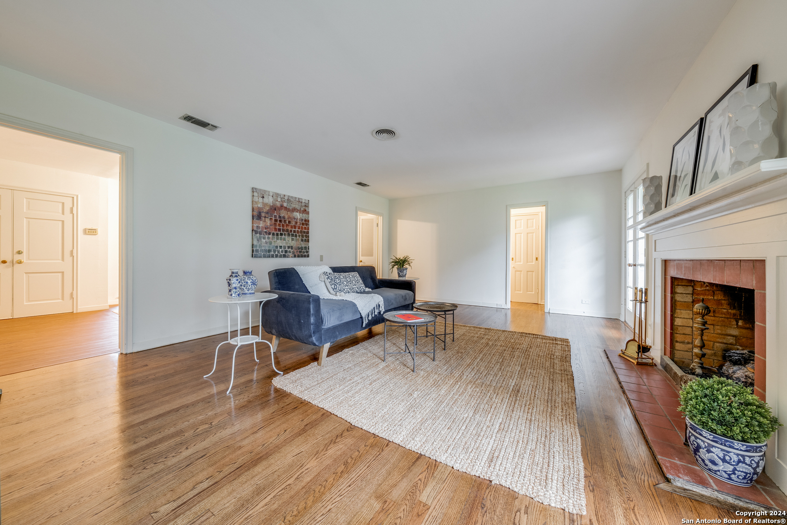 206 OAKLEAF DR