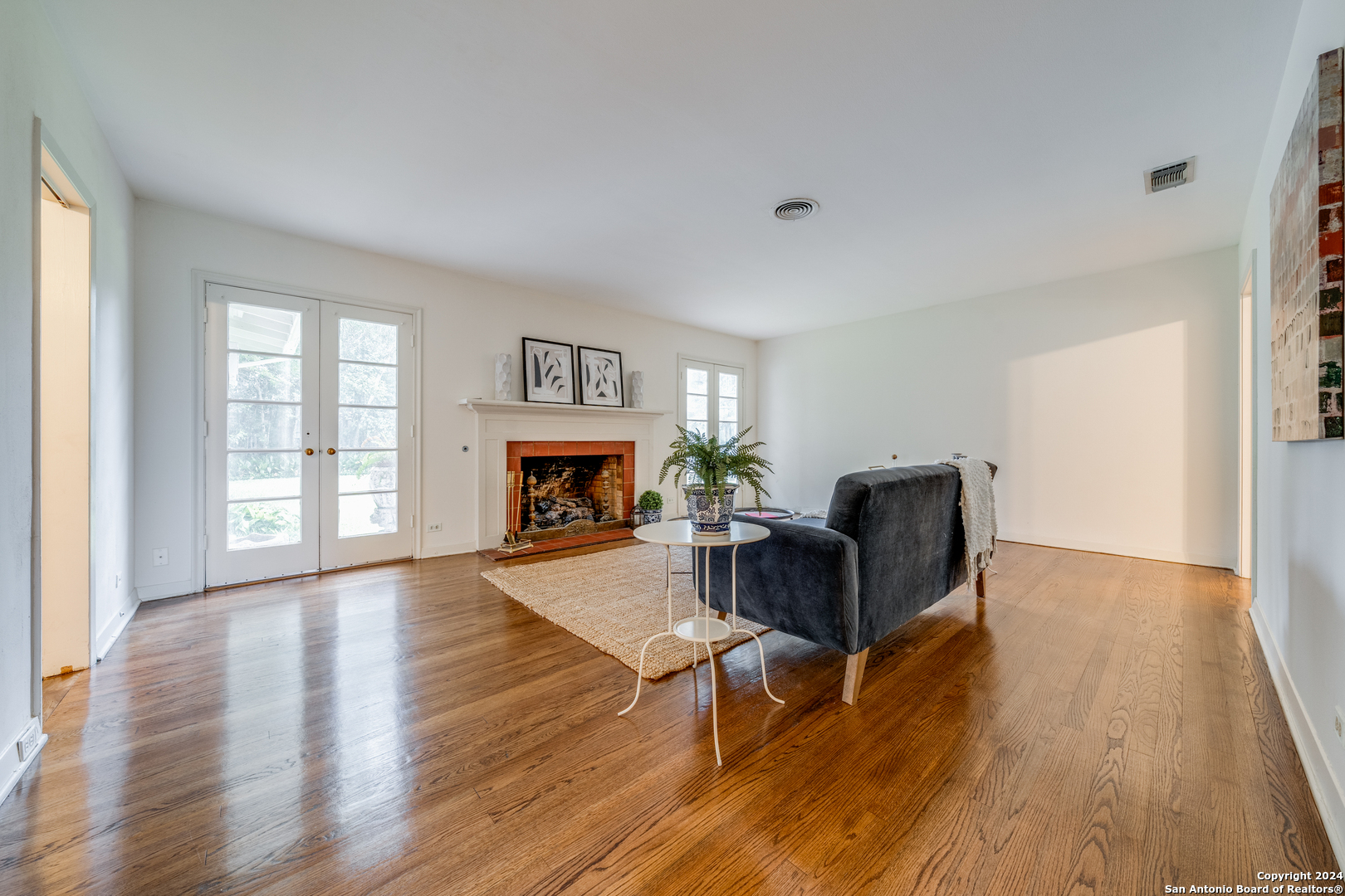 206 OAKLEAF DR