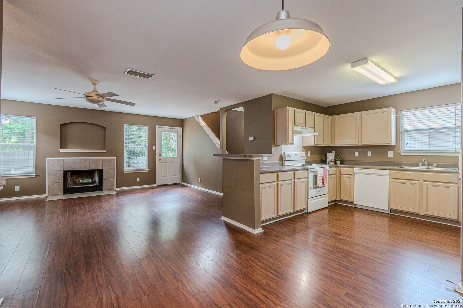 42 Rainy Avenue