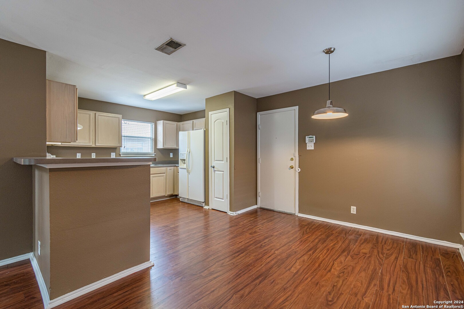 42 Rainy Avenue