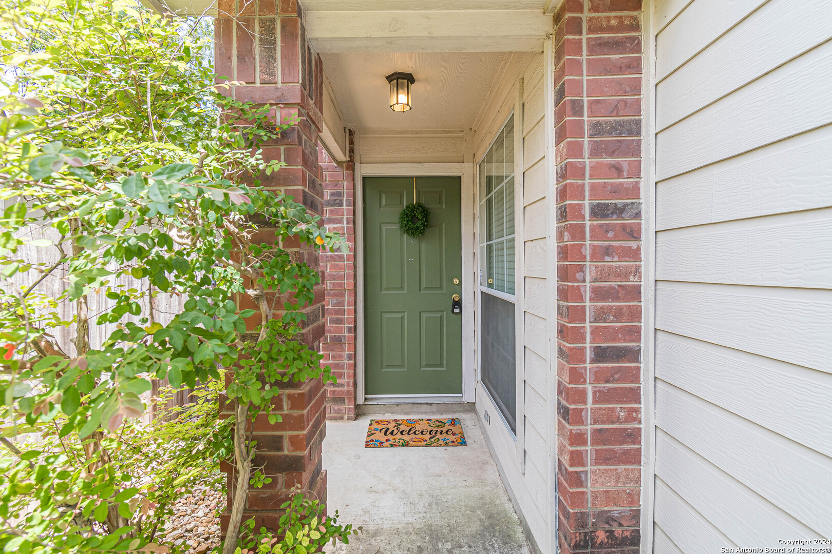 42 Rainy Avenue
