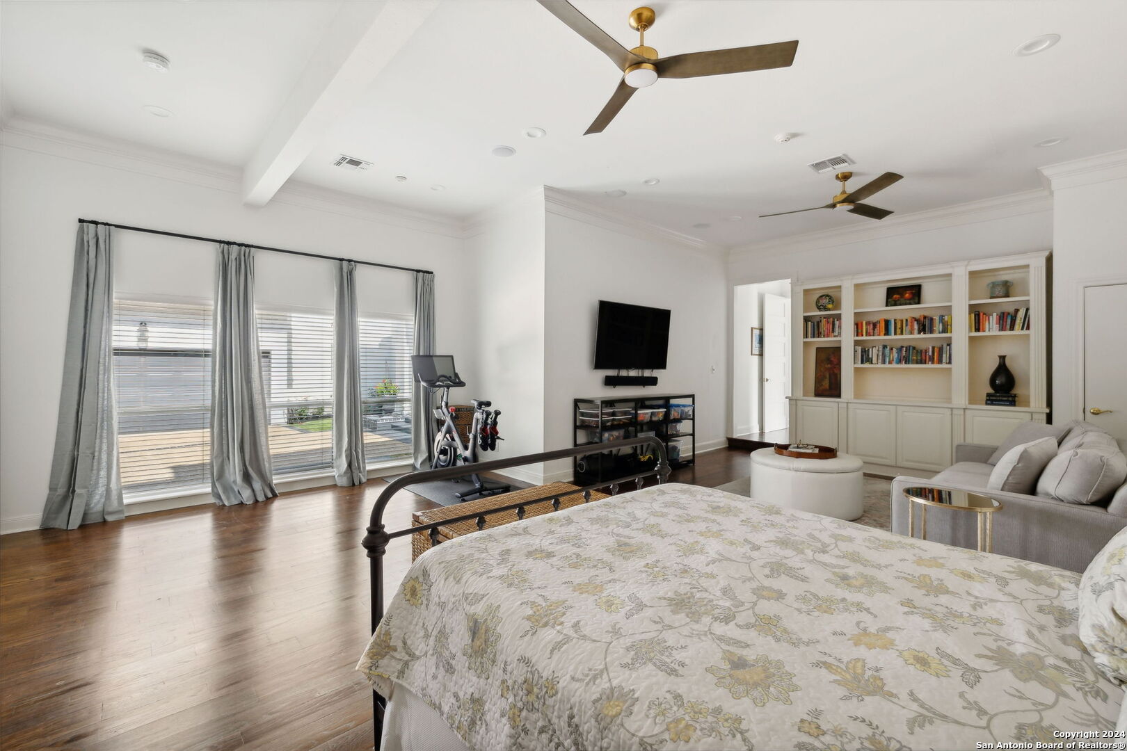 733 TUXEDO AVE
