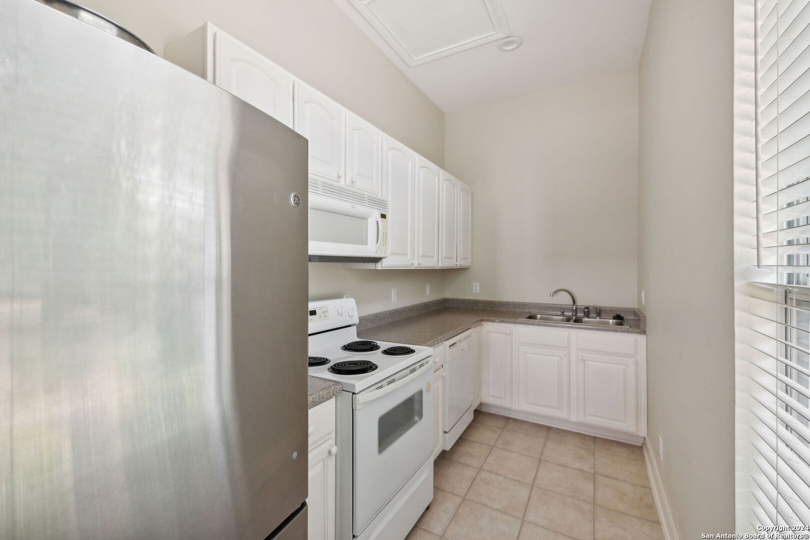 733 TUXEDO AVE