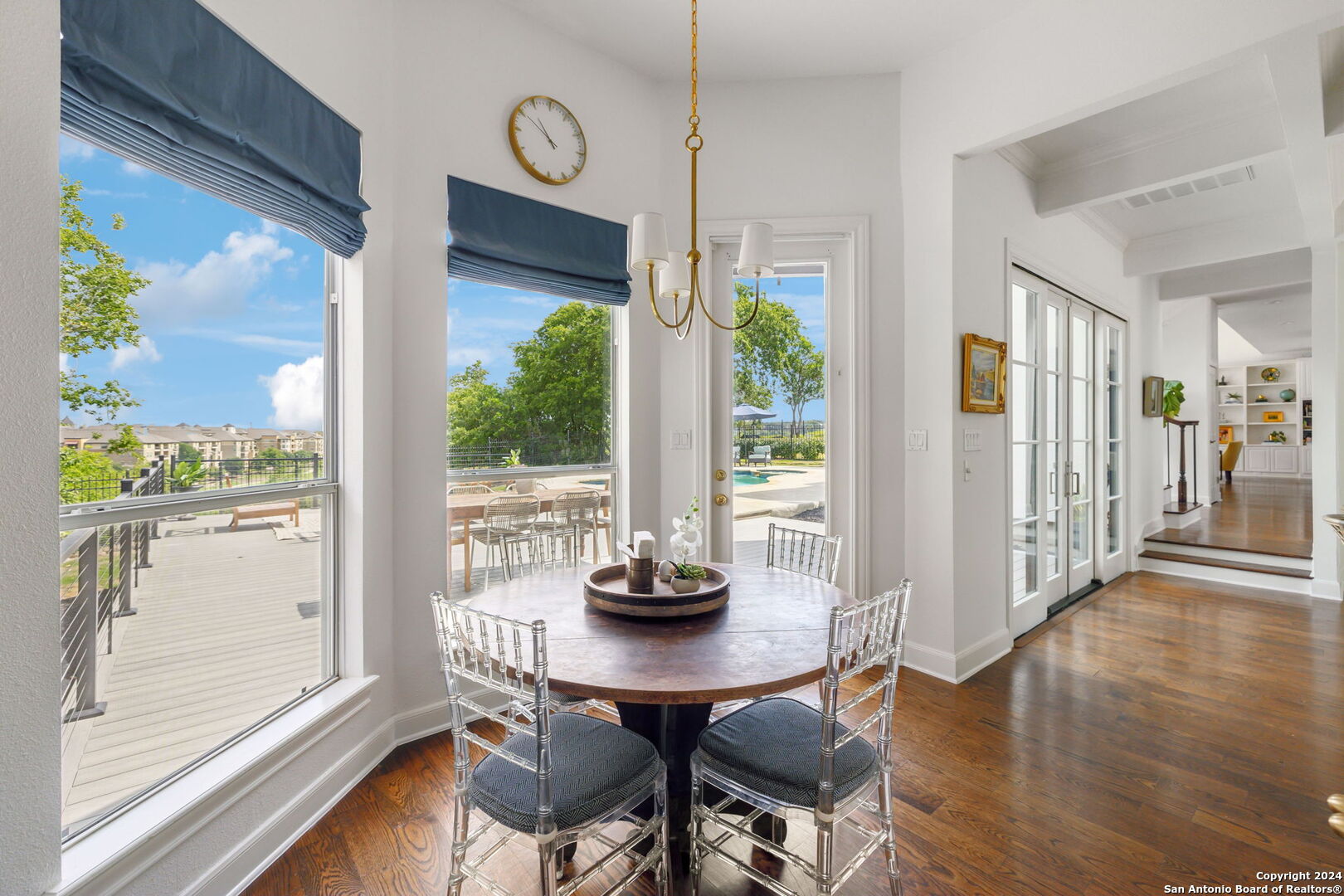 733 TUXEDO AVE