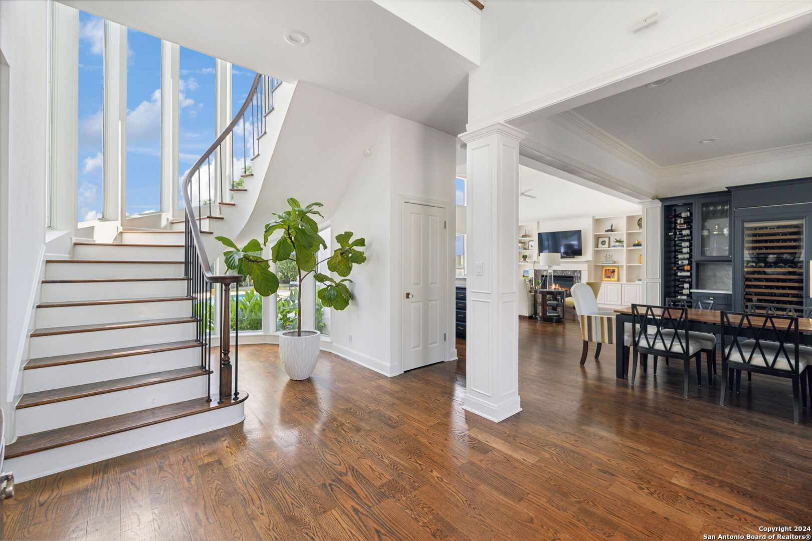 733 TUXEDO AVE