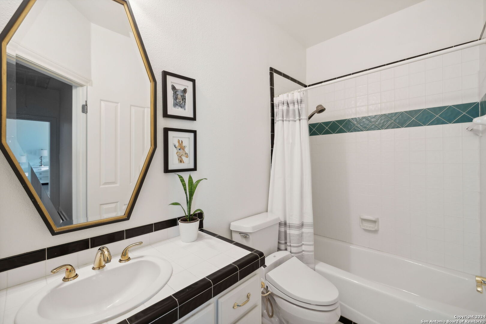 733 TUXEDO AVE