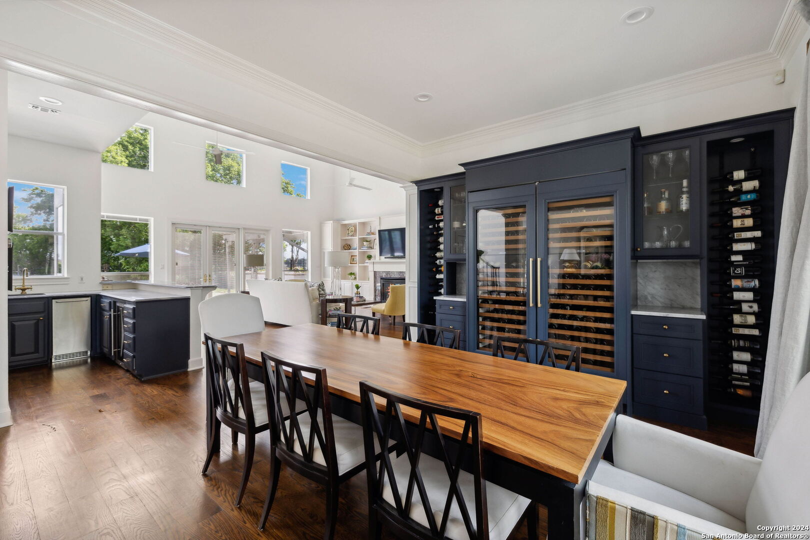 733 TUXEDO AVE